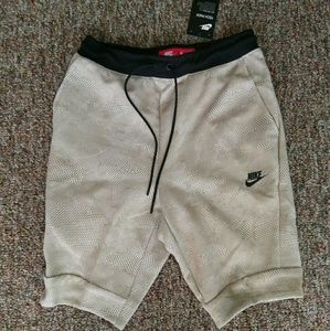 Nike Tech Fleece shorts NWT